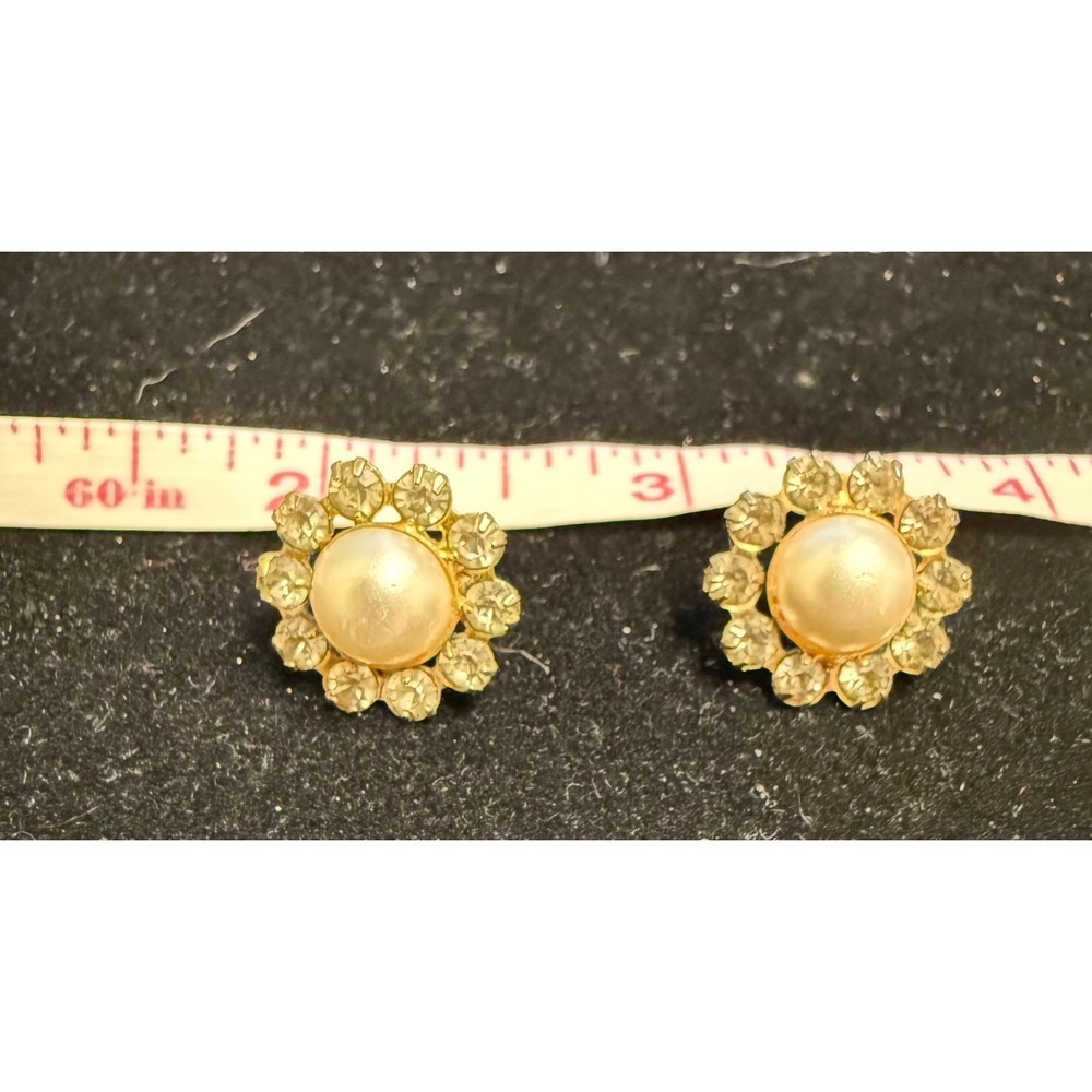Vintage 1950s Faux Pearl Rhinestone Flower Stud Earrings Gold Tone‎ Mid Century